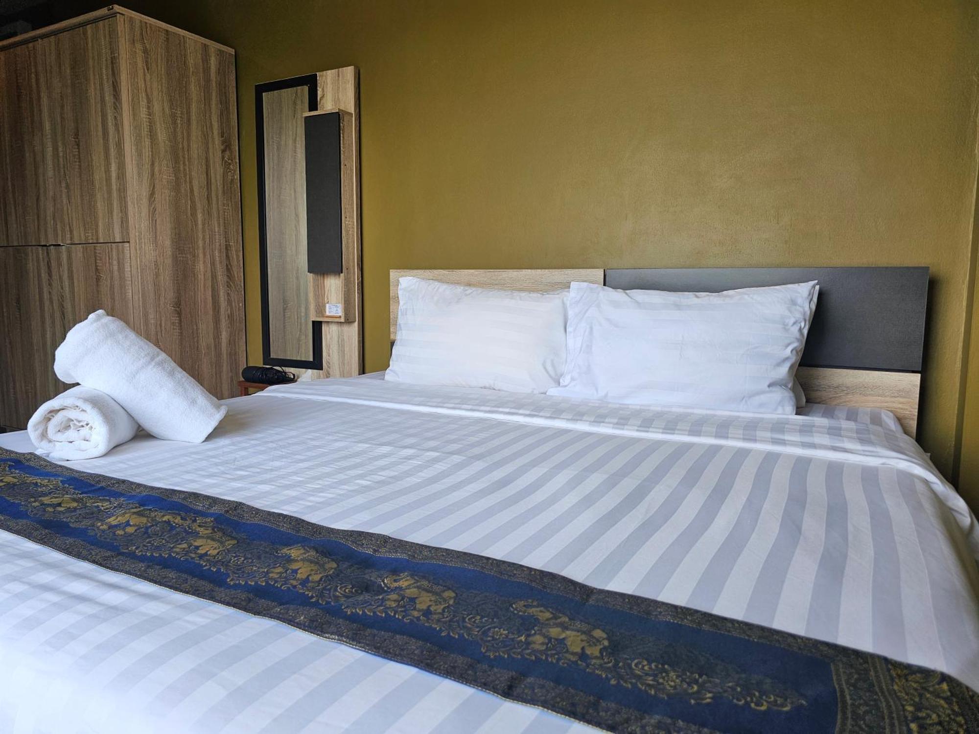 The Lantern Suites Ban Song Hong Εξωτερικό φωτογραφία