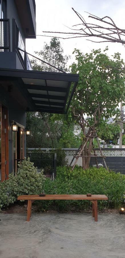 The Lantern Suites Ban Song Hong Εξωτερικό φωτογραφία